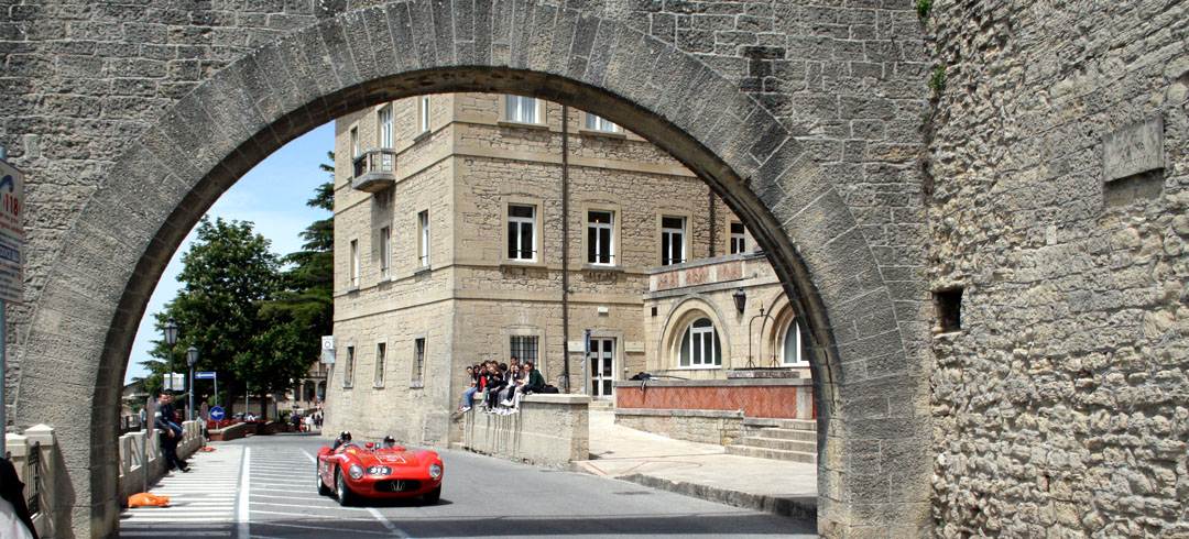 Reisetipps-san-marino-sehenswurdigkeiten-san-marino-auto-tunnel
