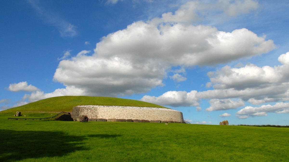 irland-sehenswuerdigkeiten-nicolos-reiseblog-newgrange