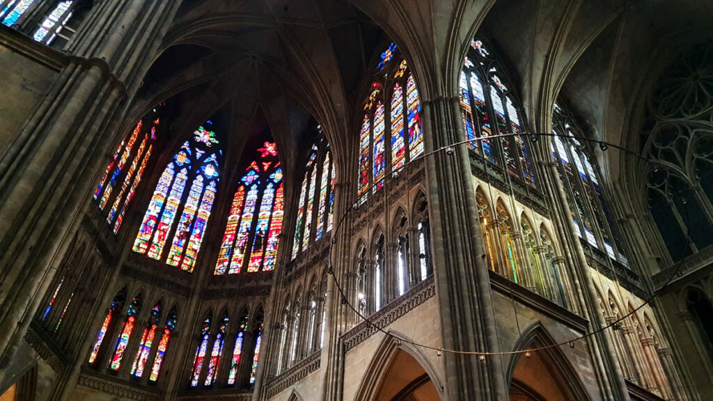 metz-sehenswuerdigkeiten-Kathedrale-Saint-etienne-fenster