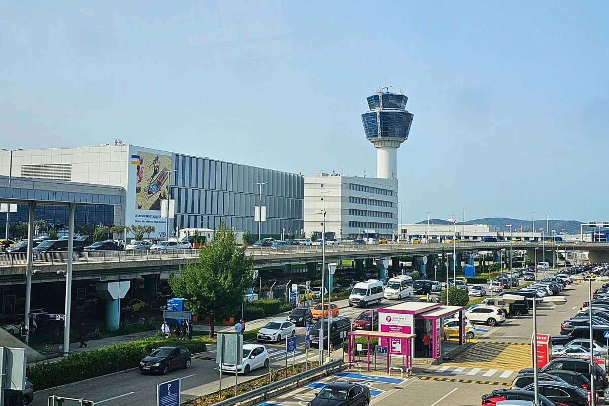 Flughafen Transfer nach Athen in die Innenstadt – Alle Optionen im Überblick